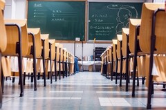 四川成都希望卫校是公办还是民办？