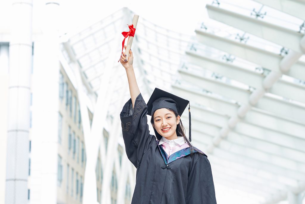 女孩子考不上高中学什么好