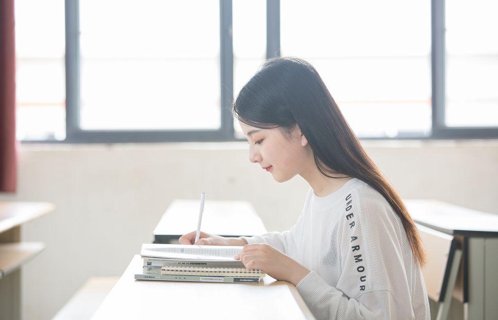 初中学历女生能干什么